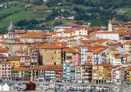 Vista general del municipio vizcaíno de Bermeo.