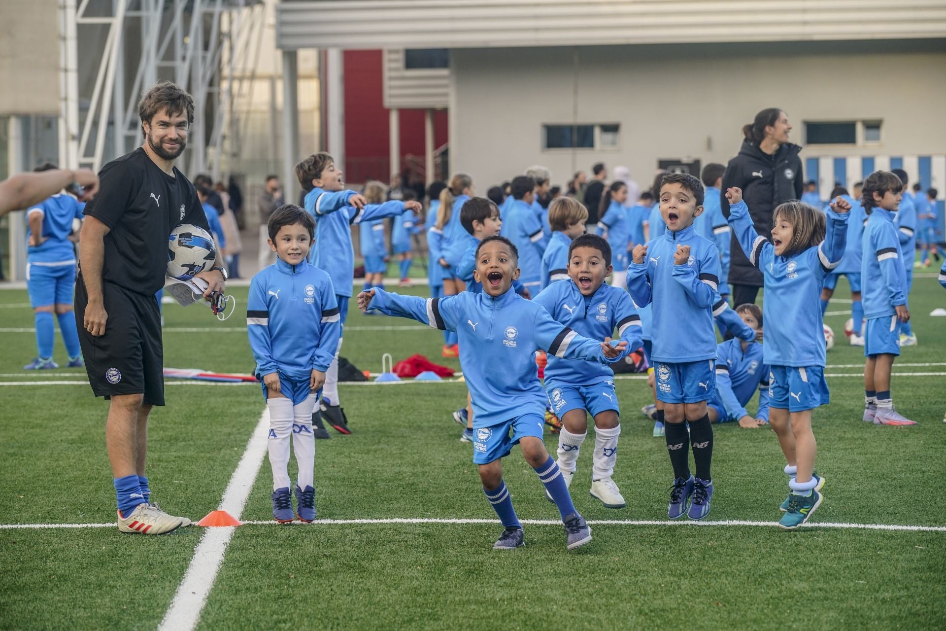 Todas las fotos del entrenamiento de la Escuela del Alavés