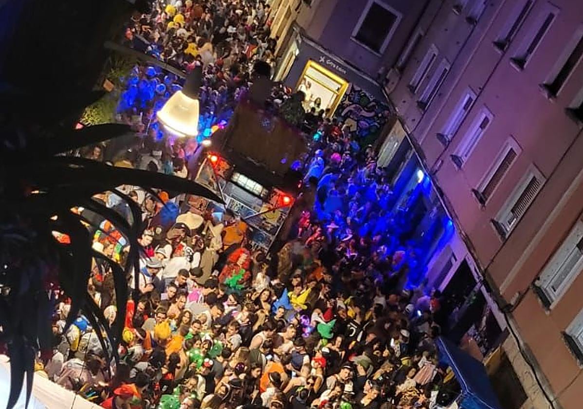 Imagen del pasado sábado, día de disfraces de las fiestas de San Faustos, en pleno casco viejo.