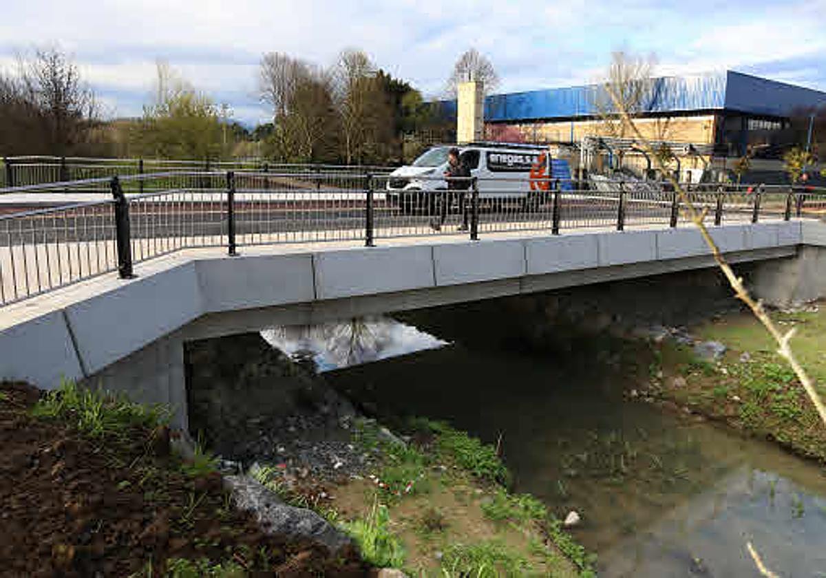 El edificio se creó en los años 70 y arrastra problemas estructurales importantes.