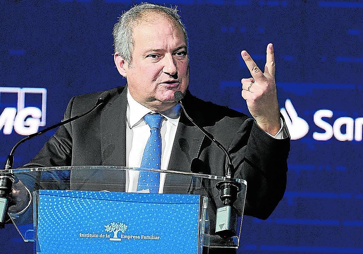 Jordi Hereu trasladó ayer un mensaje de respaldo del Gobierno a las empresas familiares.