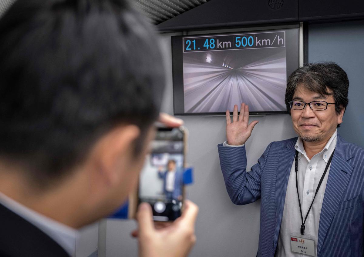 Imagen secundaria 1 - Así es el tren japonés que levita a 500 kilómetros por hora y sin conductor