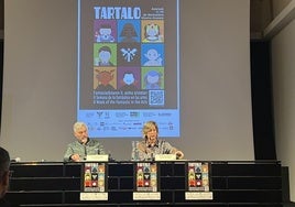 Raúl Montero , director de Tartalo, junto a la concejala de Cultura y Educación, Sonia Díaz de Corcuera