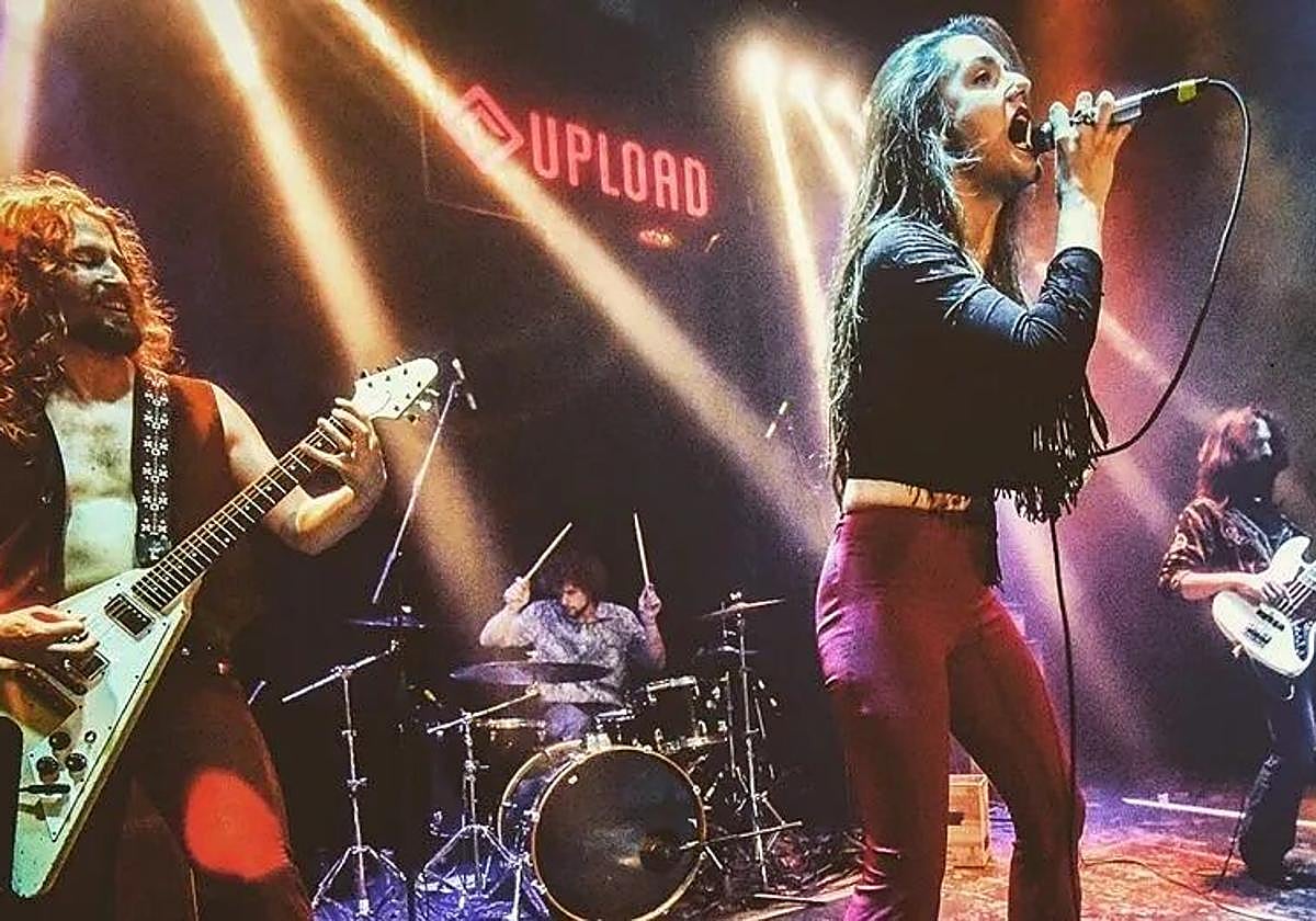 The Mother Crow, en un concierto.