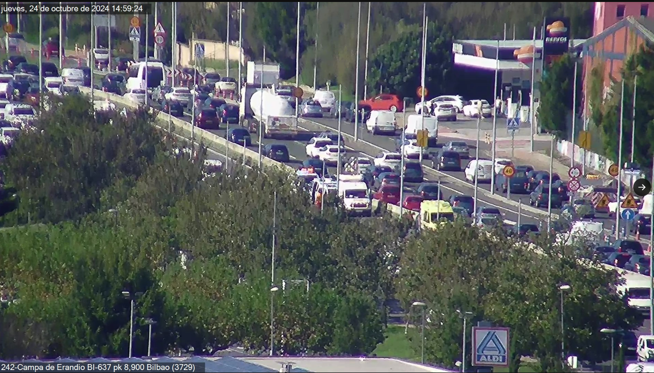 Un accidente colapsa La Avanzada en ambos sentidos y deja un herido