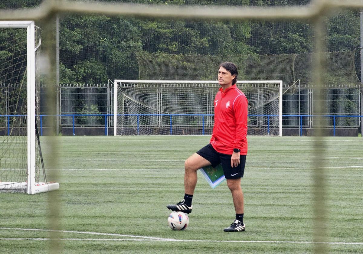 Guerrero, en el entrenamiento bajo la lluvia de este viernes.