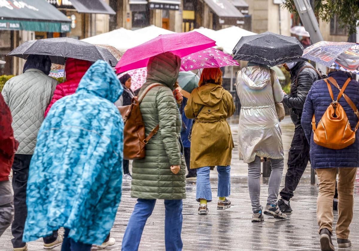 La lluvia y el frío llegan a Vitoria