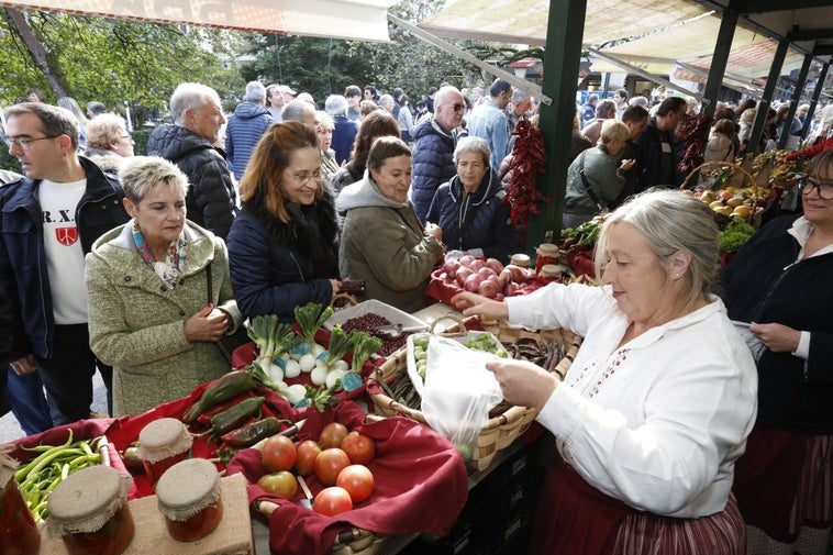 Ambientazo y baile de precios en el Último Lunes de Gernika