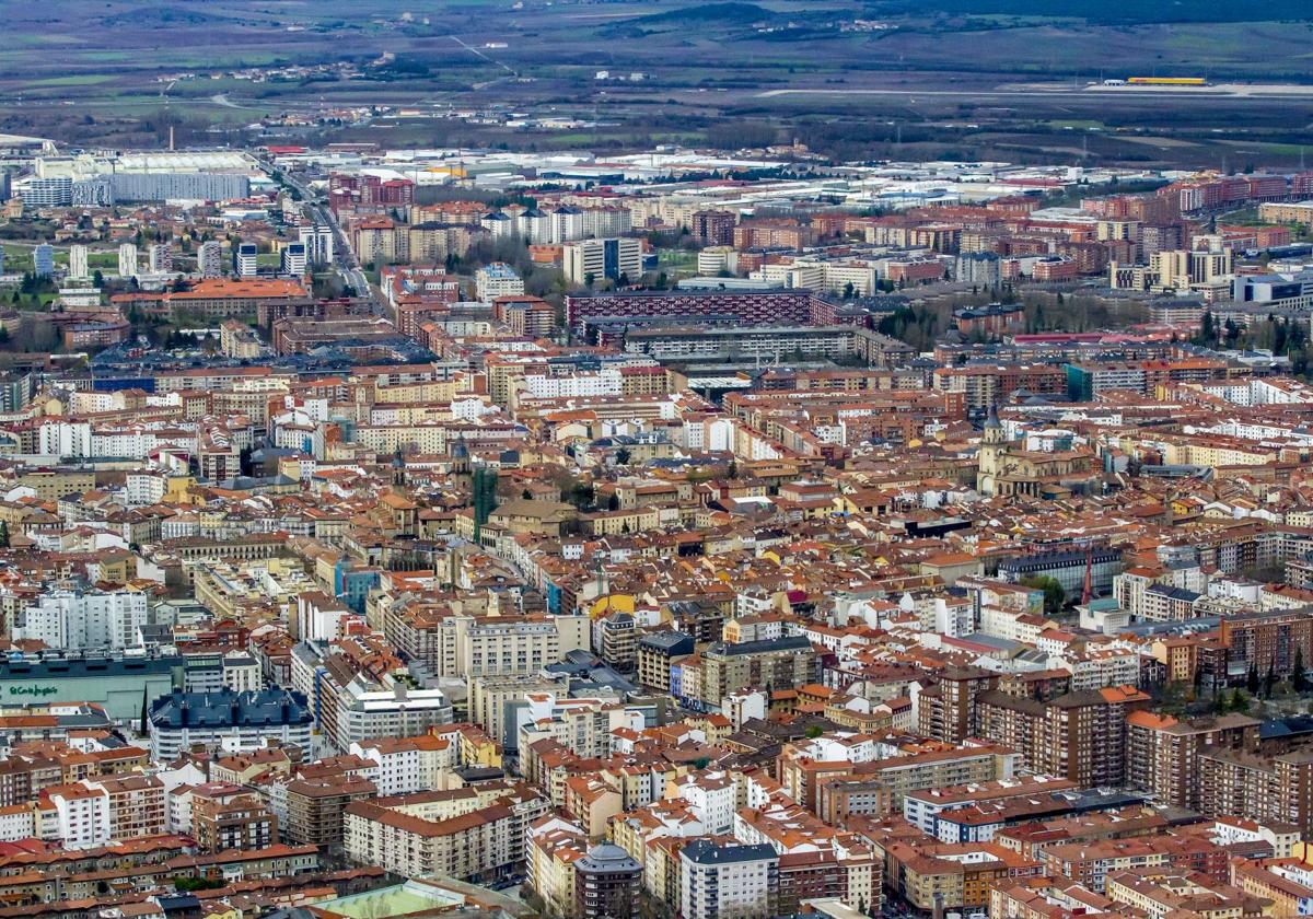 Los barrios de Vitoria urgen rehabilitar viviendas y activar locales vacíos para 2025