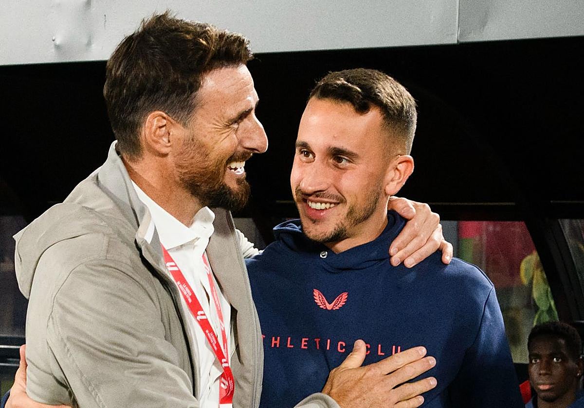 El abrazo de Aduriz con sus antiguos compañeros del Athletic: Berenguer, De Marcos, Lekue...