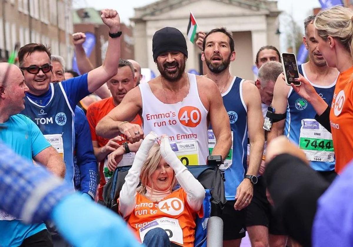 Colin Farrel y Emma Fogarty a su llegad a la meta del maratón Irish Life de Dublín