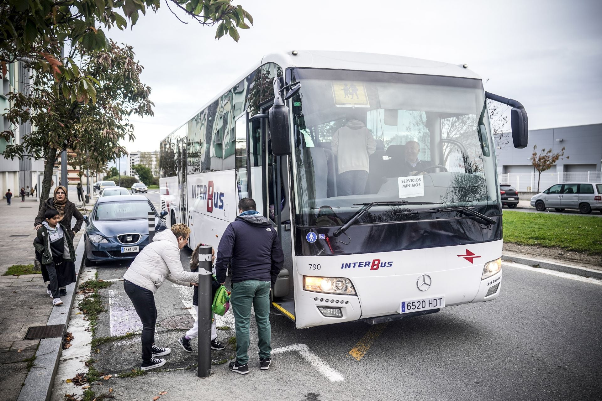 La huelga del transporte de viajeros en Álava, en imágenes