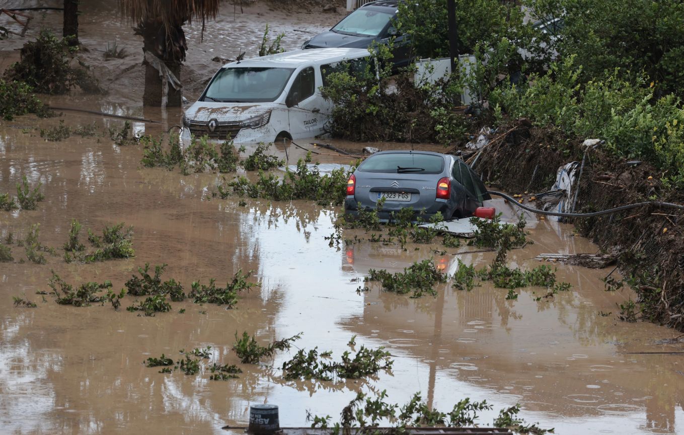 La riada se lleva el puente de Picaña y otra imágenes de una Dana «histórica»