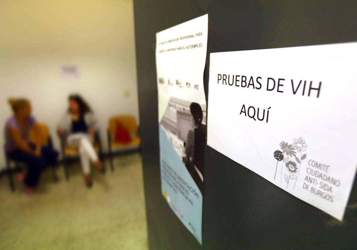 Fundación Vital y Sidálava ofrecen a los alumnos alaveses una guía sobre la prueba rápida del VIH