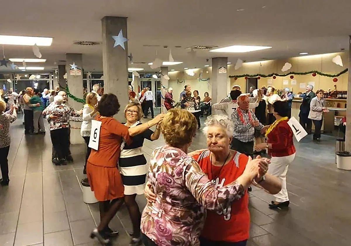 Los mayores volverán a disfrutar de la danza en Plateruena.