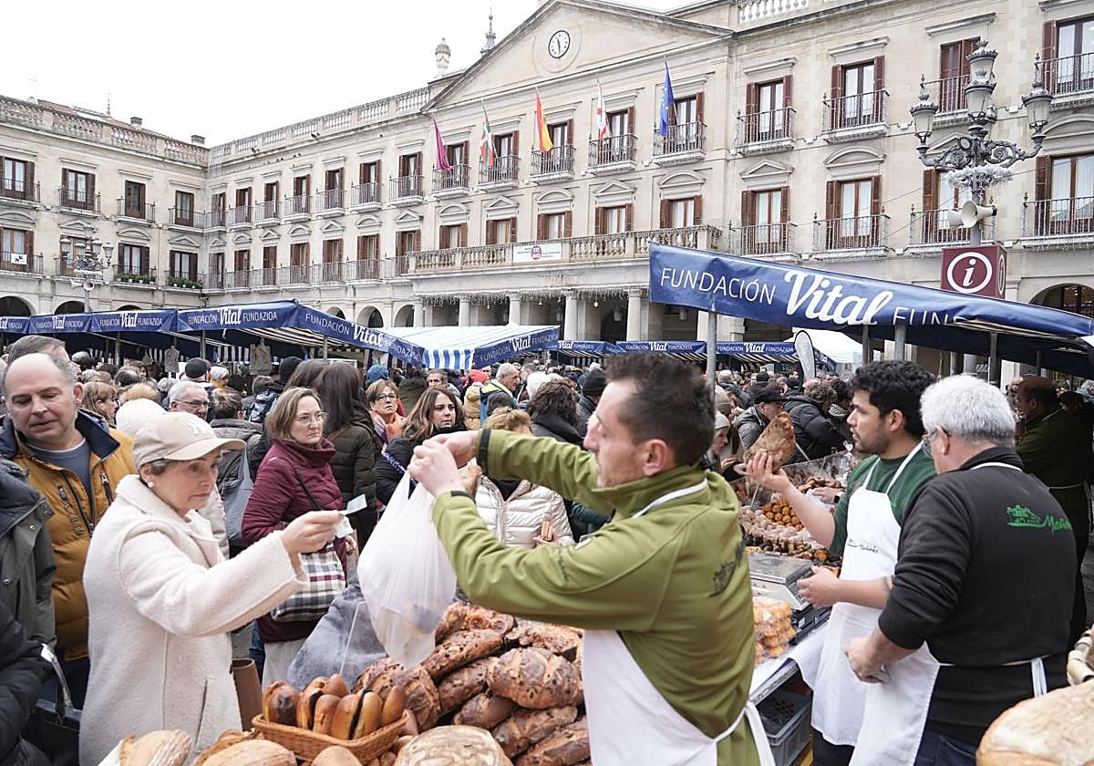 Abierto el plazo para optar a un puesto en el Mercado Agrícola de Navidad de Vitoria
