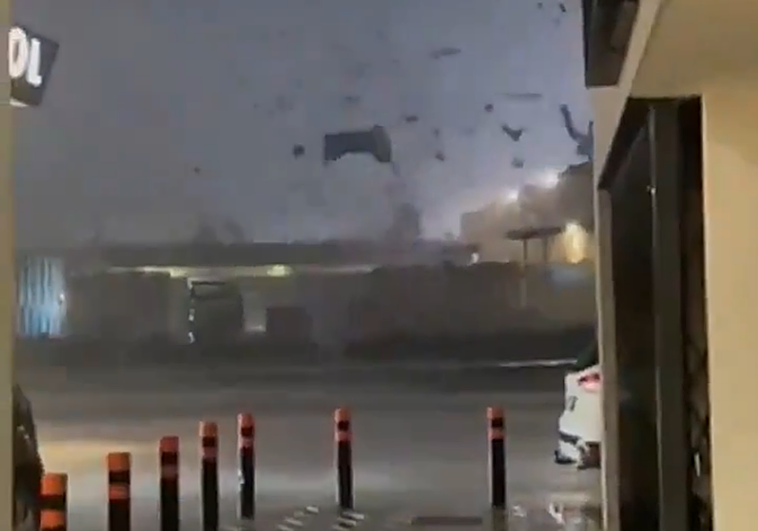 Vídeo del espectacular tornado que se ha formado por la DANA en Valencia