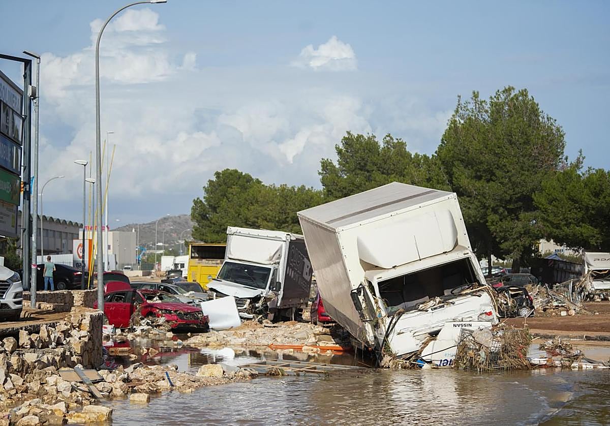 Voluntarios de Galdakao piden no enviar «nada» a los afectados por la Dana por el colapso de las carreteras