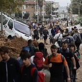 Una oleada de solidaridad avanza hacia el infierno del sur de Valencia