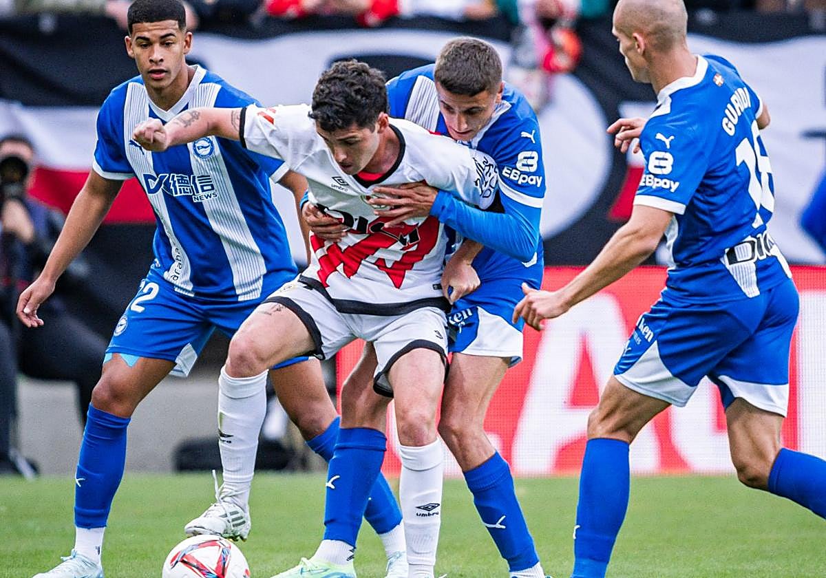 Tenaglia, Mouriño y Guridi, los tres con opciones de ser titulares frente al Mallorca, en el encuentro ante el Rayo Vallecano.