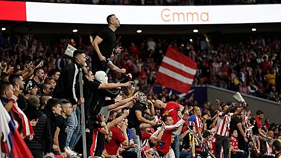 El Atlético expulsa de por vida a nueve socios tras los incidentes del derbi