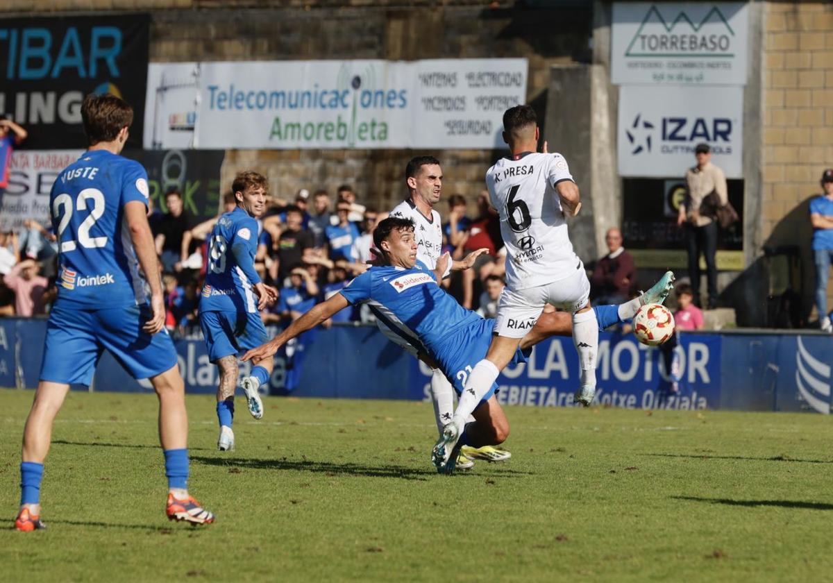 El Amorebieta se queda sin una merecida victoria en el último minuto