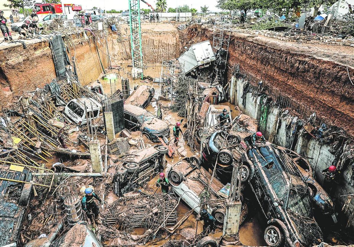 Tragedia. Búsqueda y rescate de víctimas tras el paso de la dana.