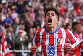 Giuliano Simeone celebra su gol a Las Palmas, el primero que marca con el Atlético en partido oficial.