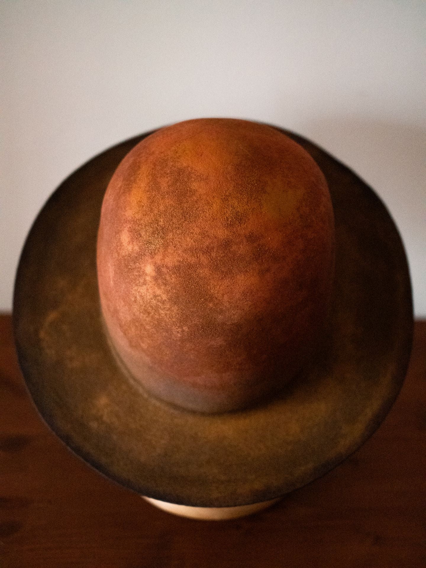 Julen, el bailarín de Bermeo que hace los sombreros más originales