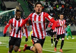 Serrano y Nico Williams celebran el gol de la remontada.