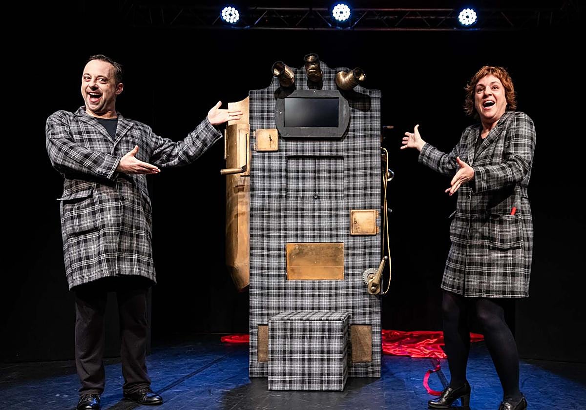 Andrea Gambuzza e Ilaria Di Luca, protagonistas de 'Wrooong', que se verá en Vitoria este sábado.