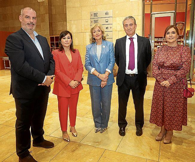 Iñigo Benegas, Gema Fernández del Arco, Marian Lanzagorta, Pablo Lledó y Maite García Izquierdo.