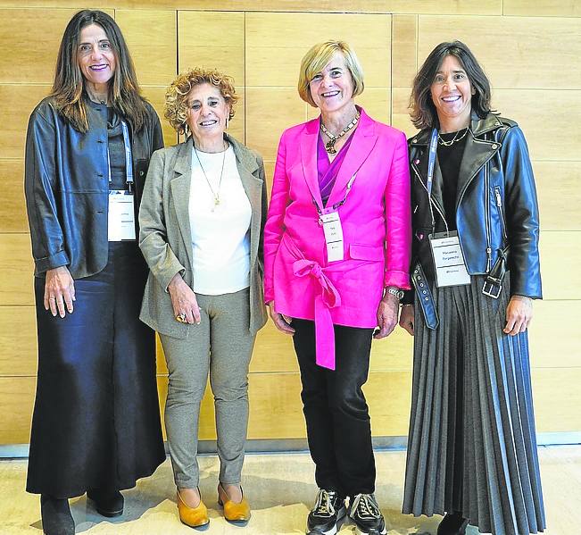 Libe de las Fuentes, María Eugenia Castro, Marta Aburto y Macarena Bergareche.