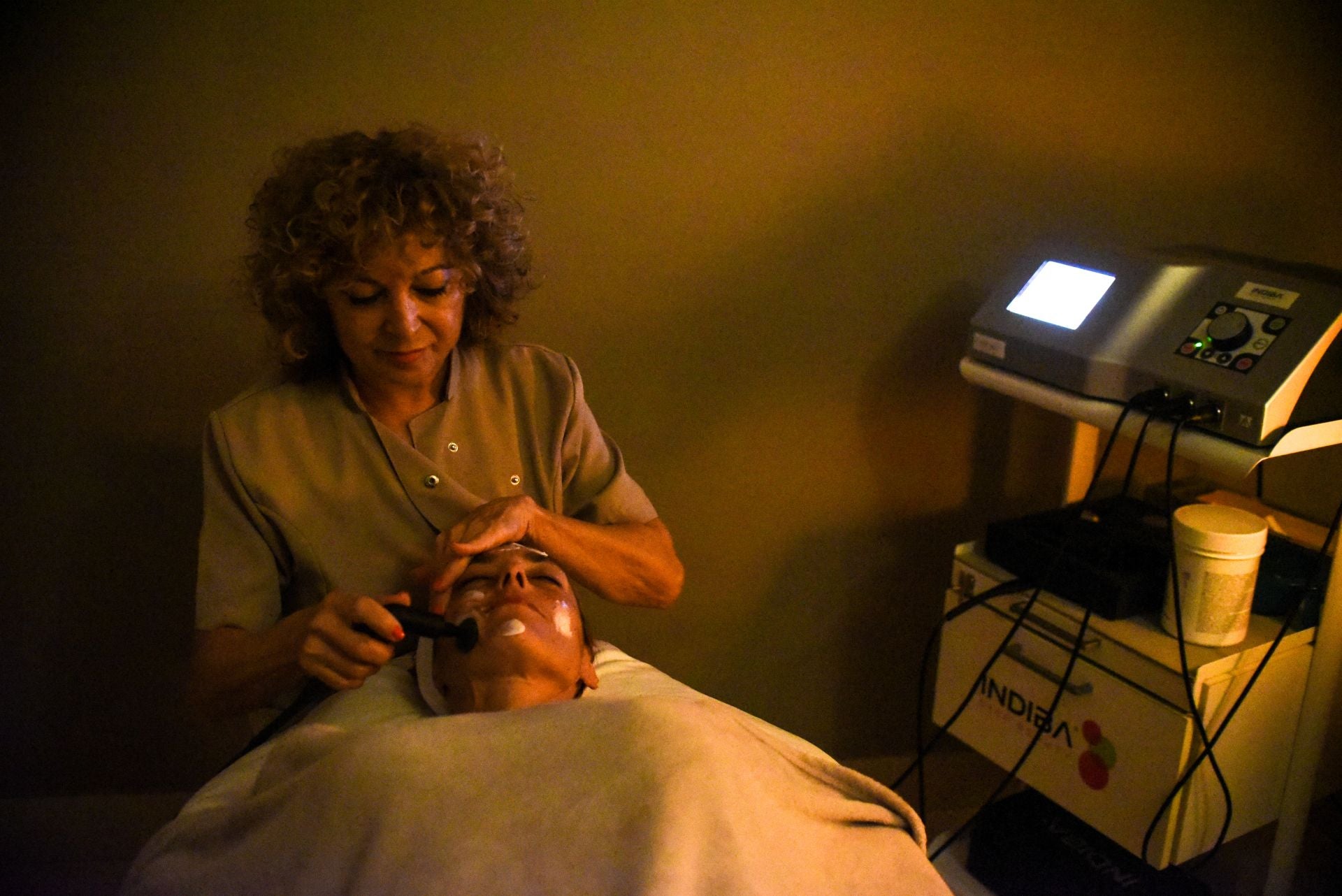 Marina celebra 25 años al frente de su centro de estética en Barakaldo: «Todo es gracias a mis clientas»