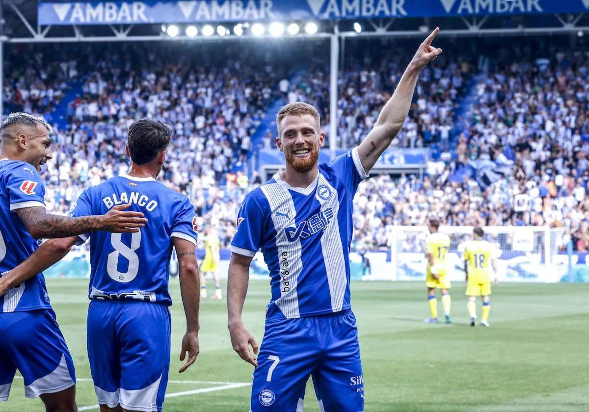 Carlos Vicente celebra el gol anotado a Las Palmas.