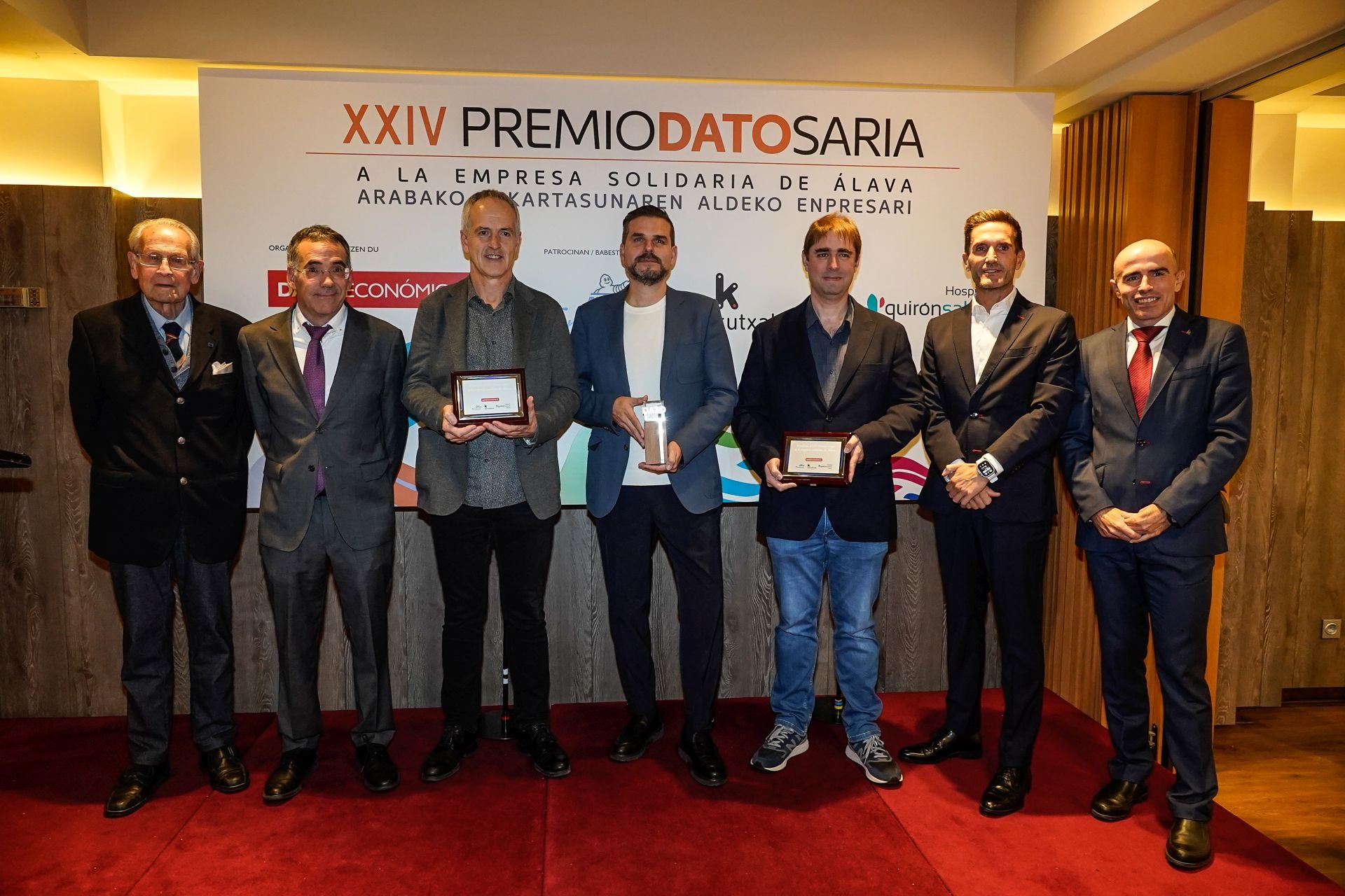 Augusto Borderas, David Udakiola, Alfonso Sáenz de Cámara, Patxi Sánchez, Ricardo Domingo, Manu Díaz de Corcuera y Axier Urresti.