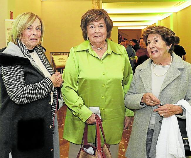 Elvira Undabeitia, Begoña Undabeitia y Ana Mari Zárraga. 