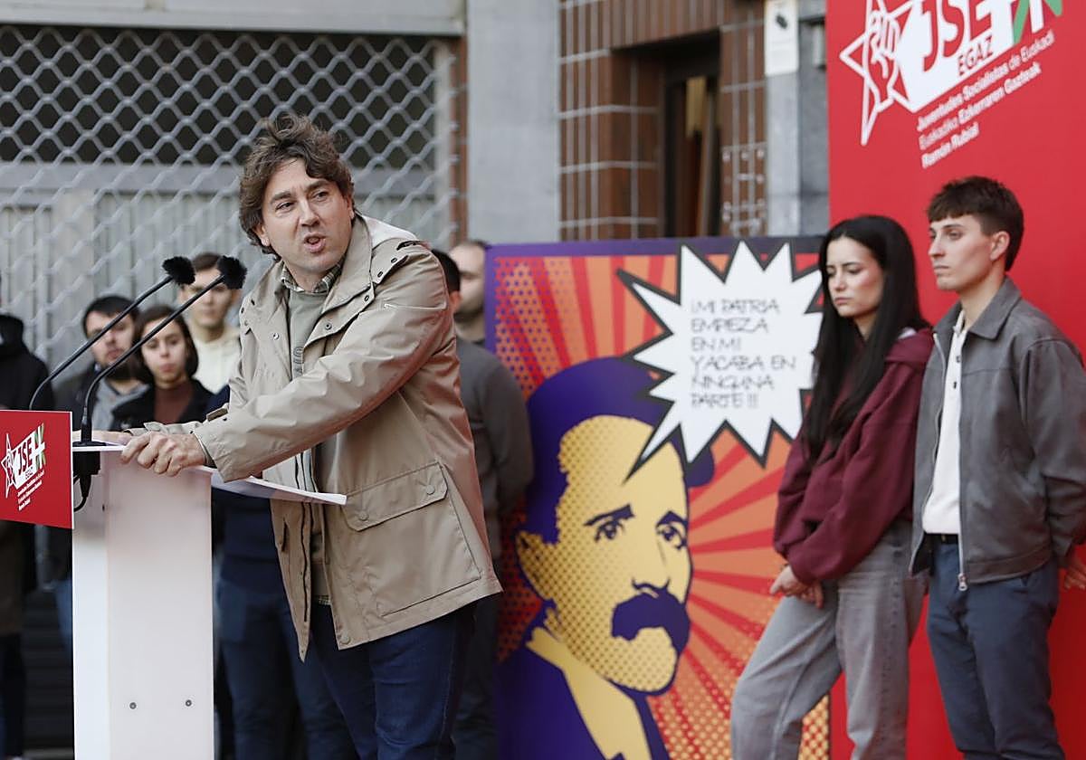 Andueza intervino ayer durante un homenaje de los socialistas vascos a Tomás Meabe, fundador de sus juventudes, en Derio.