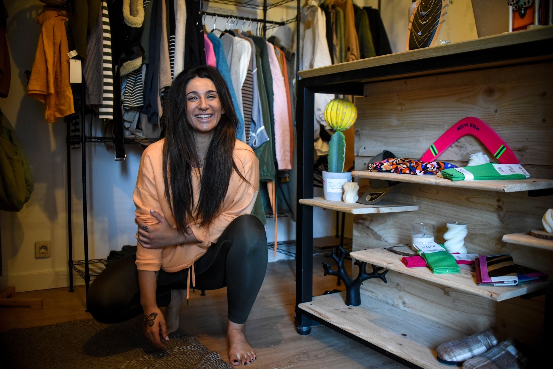 El novedoso espacio de Trapagaran en el que comprar ropa, hacer yoga o aprender a coser