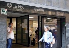 Oficina del Servicio Vasco de Empleo, Lanbide, en Bilbao