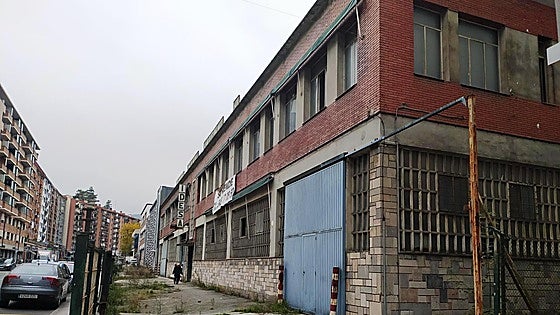 Ermua vuelve a recalificar el viejo pabellón industrial de Idesa para construir vivienda