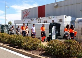 Trabajadores de la planta de Talgo en la localidad alavesa de Rivabellosa.