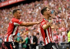 Sancet y Berenguer celebran el gol del primero al Getafe en San Mamés.