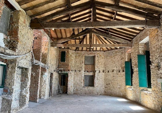 Interior de la antigua ermita de San Nicolás.