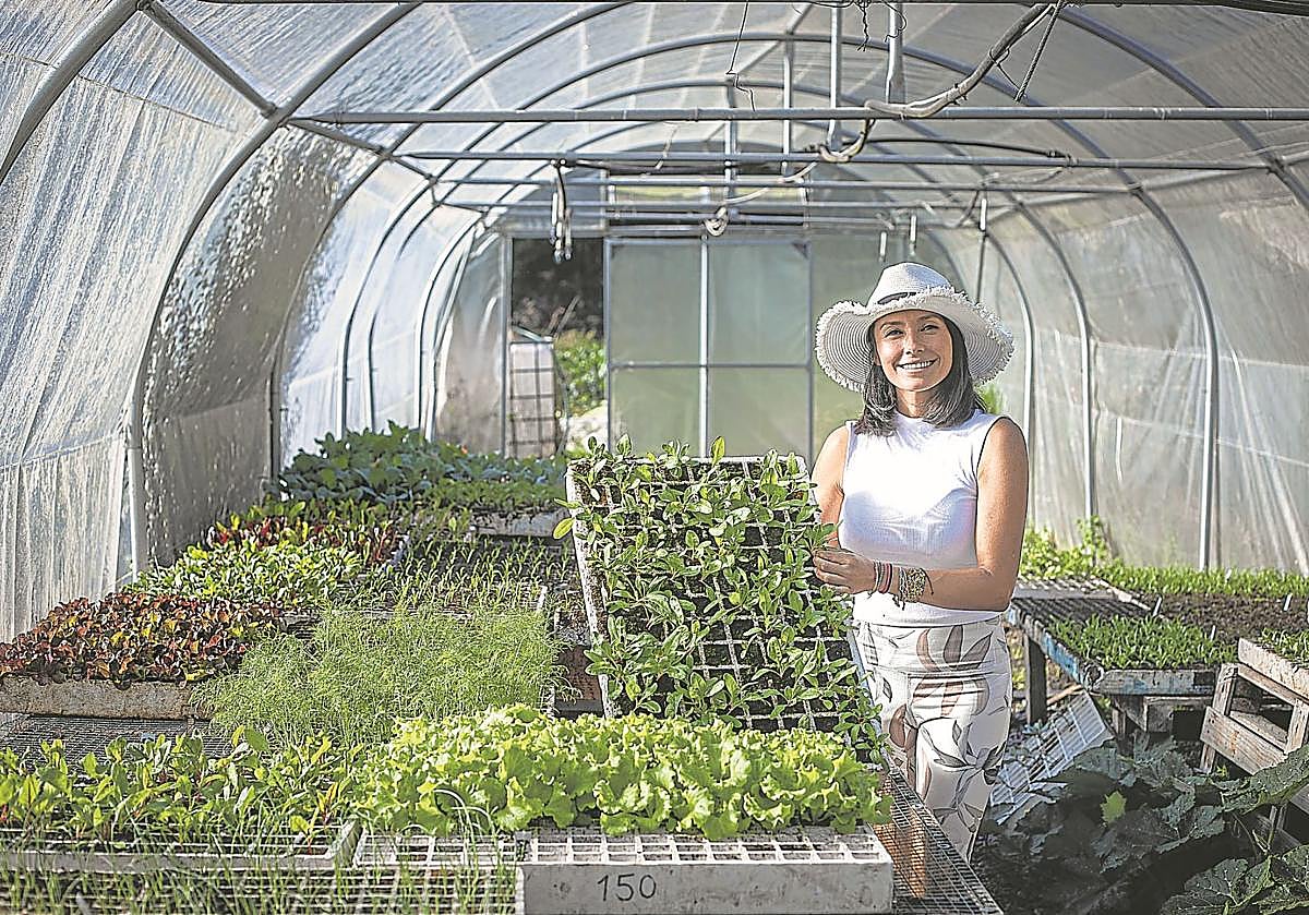 Marcela Pava cuenta con su propio semillero en Maruri. Vende cada viernes en el mercado de Mungia hortalizas de temporada.