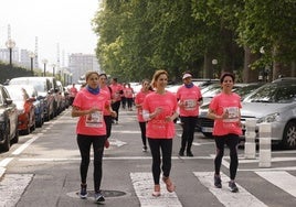 Mujeres vascas participan en una carrera ajena a esta información.