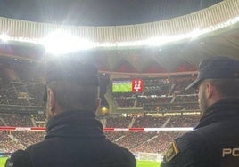 La Policía Nacional se confunde de estadio al anunciar los detenidos por insultos racistas y enciende al Atlético