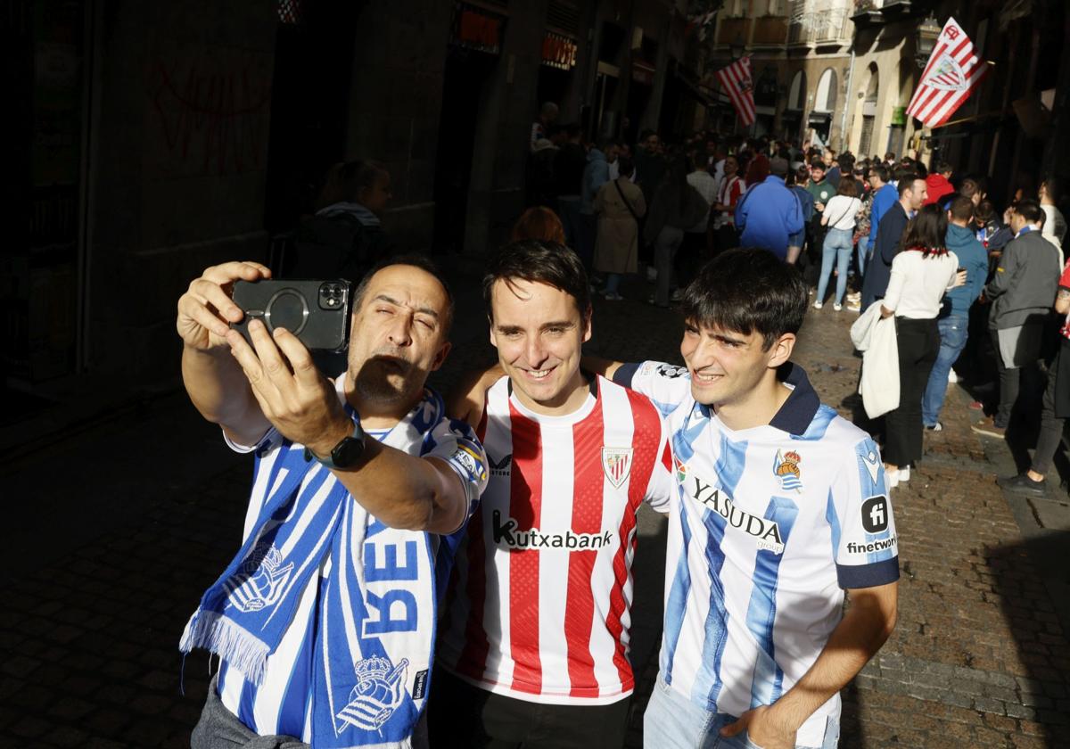 Buen ambiente para el derbi entre el Athletic y la Real