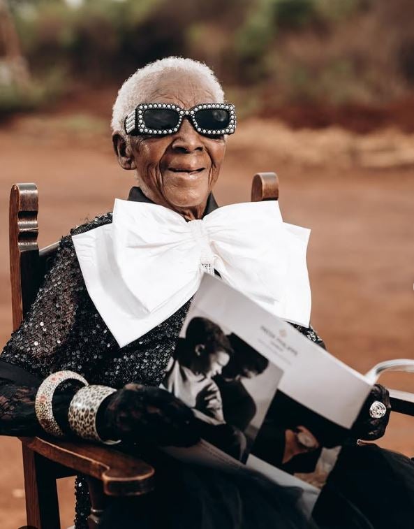 Margret, la abuela de Zambia que se ha convertido en un icono de estilo a sus 80 años