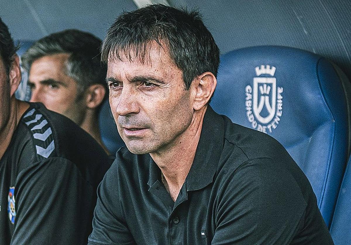 Asier Garitano, durante un partido en su etapa al frente del Tenerife.